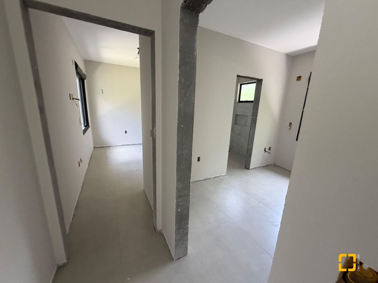 Casa com 130m², 3 quartos (sendo 1 suíte), 2 garagens, no bairro Sertão do Maruim em São José