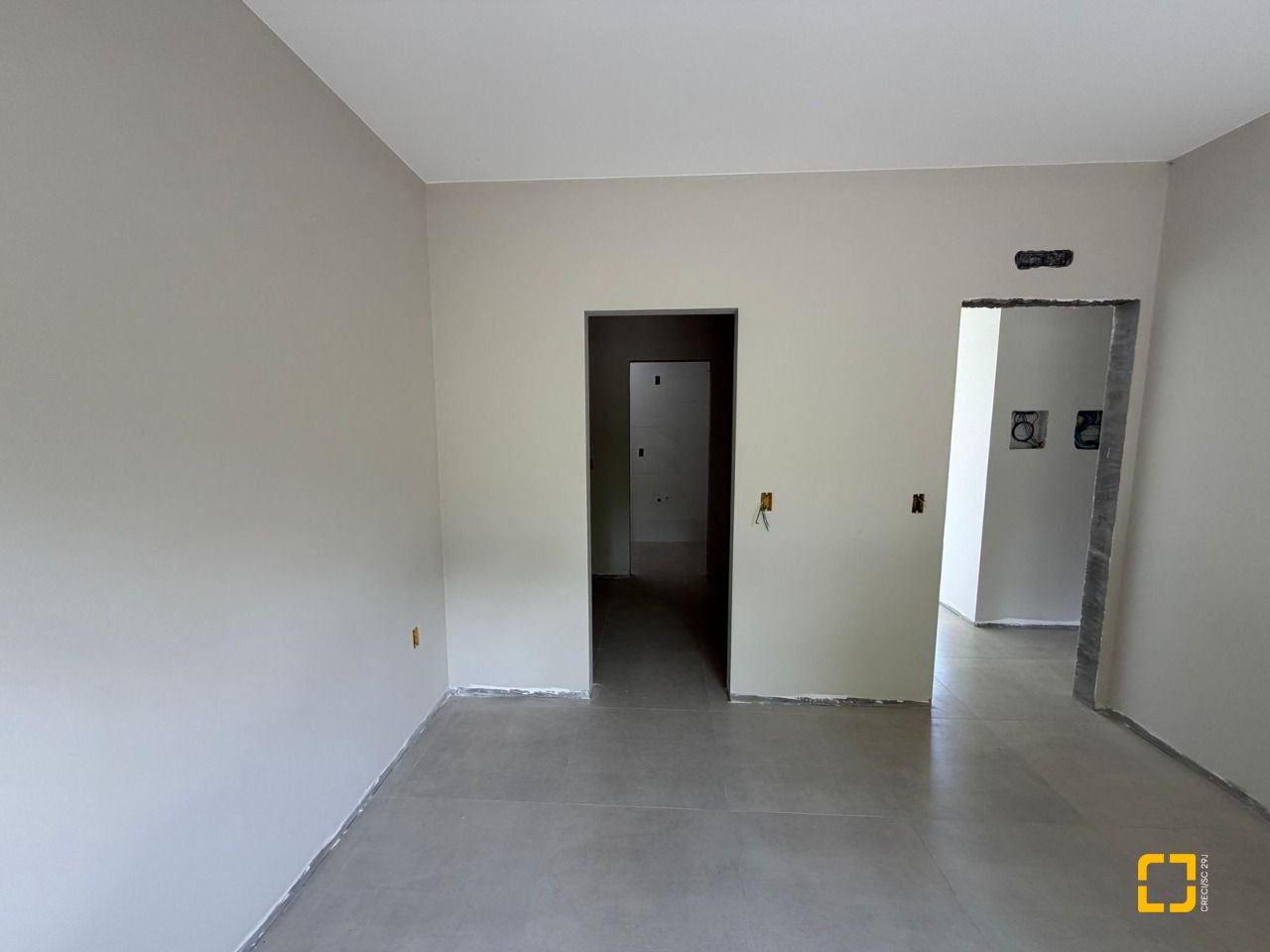 Casa com 130m², 3 quartos (sendo 1 suíte), 2 garagens, no bairro Sertão do Maruim em São José