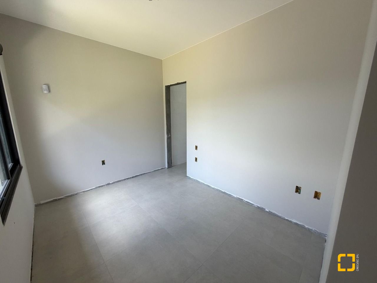 Casa com 130m², 3 quartos (sendo 1 suíte), 2 garagens, no bairro Sertão do Maruim em São José