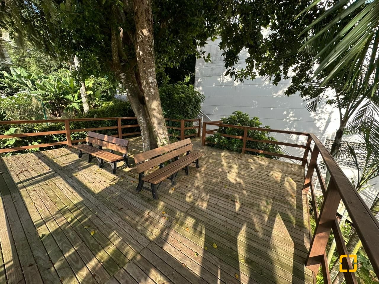 Apartamento com 94m², 4 quartos (sendo 1 suíte), 2 garagens, no bairro Itacorubi em Florianópolis