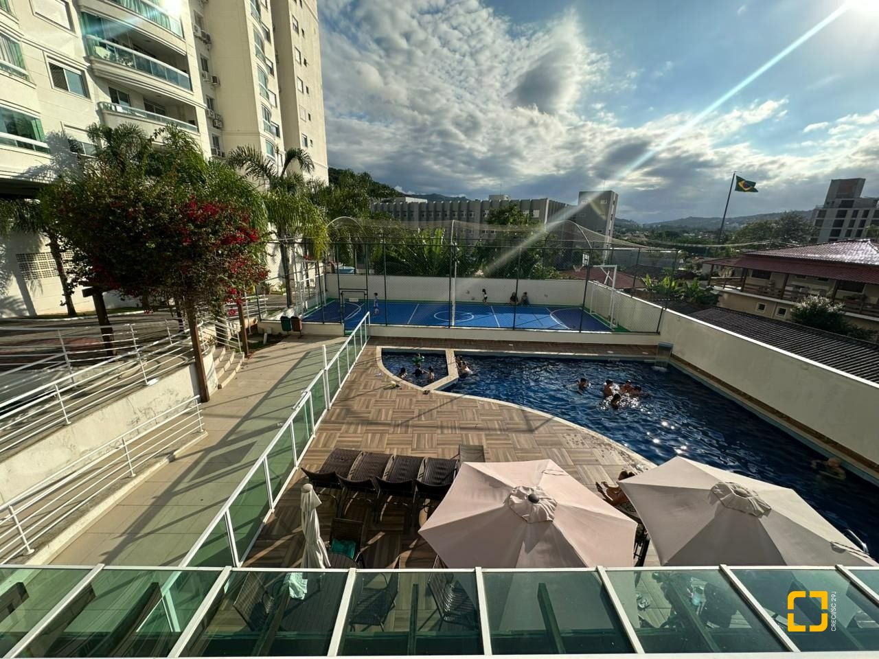 Apartamento com 94m², 4 quartos (sendo 1 suíte), 2 garagens, no bairro Itacorubi em Florianópolis