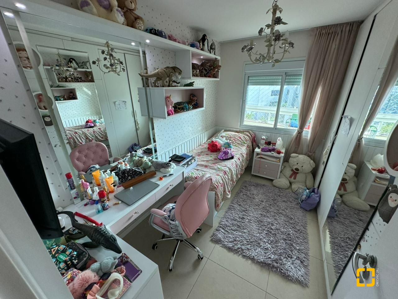 Apartamento com 94m², 4 quartos (sendo 1 suíte), 2 garagens, no bairro Itacorubi em Florianópolis