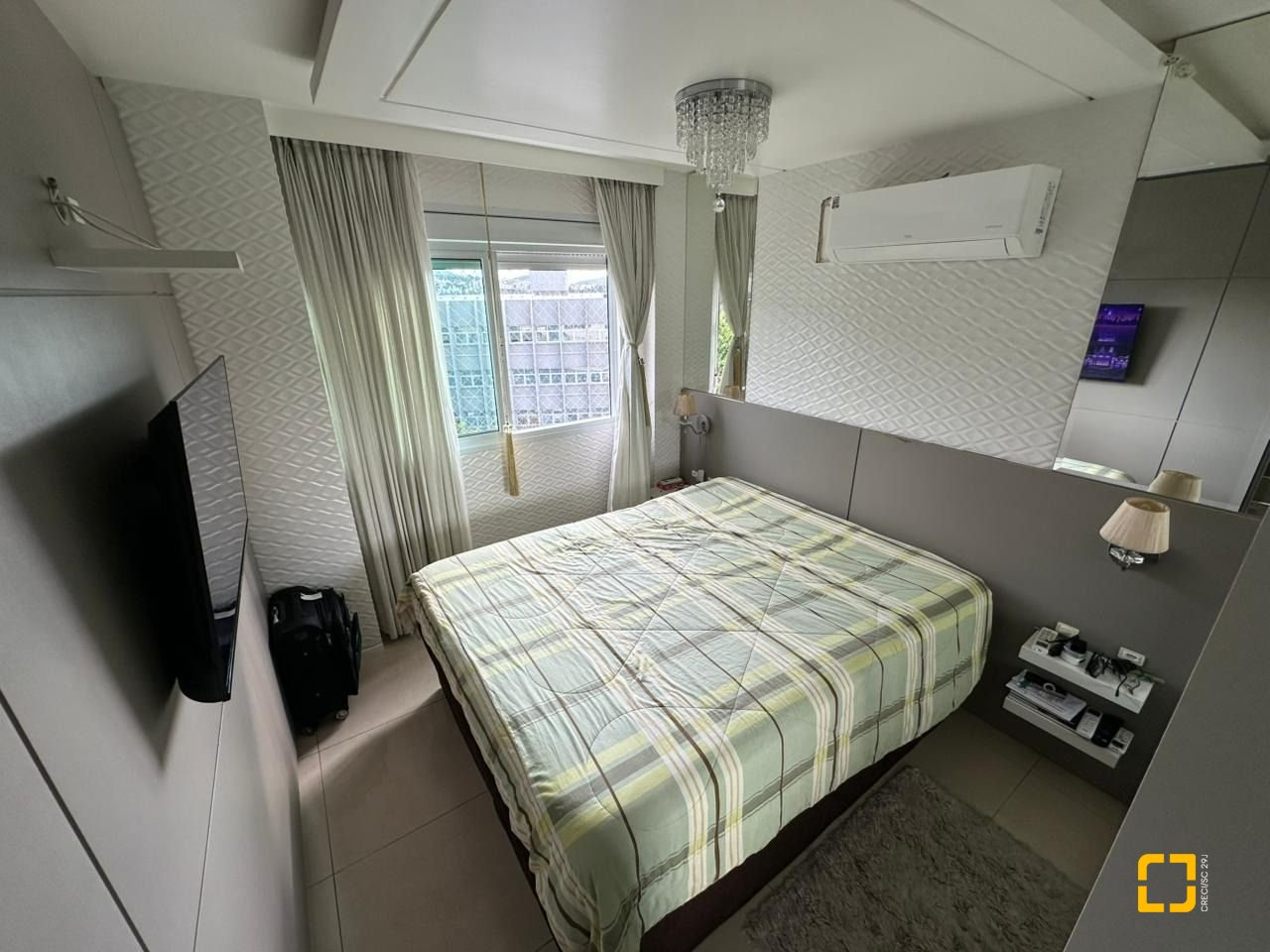 Apartamento com 94m², 4 quartos (sendo 1 suíte), 2 garagens, no bairro Itacorubi em Florianópolis