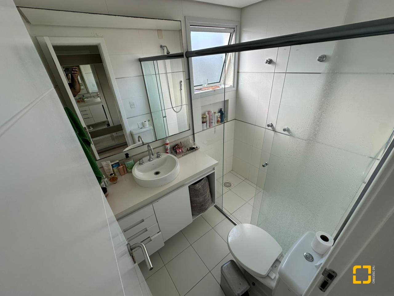 Apartamento com 94m², 4 quartos (sendo 1 suíte), 2 garagens, no bairro Itacorubi em Florianópolis