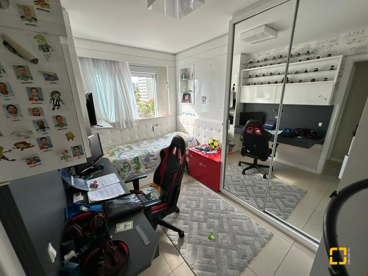 Apartamento com 94m², 4 quartos (sendo 1 suíte), 2 garagens, no bairro Itacorubi em Florianópolis
