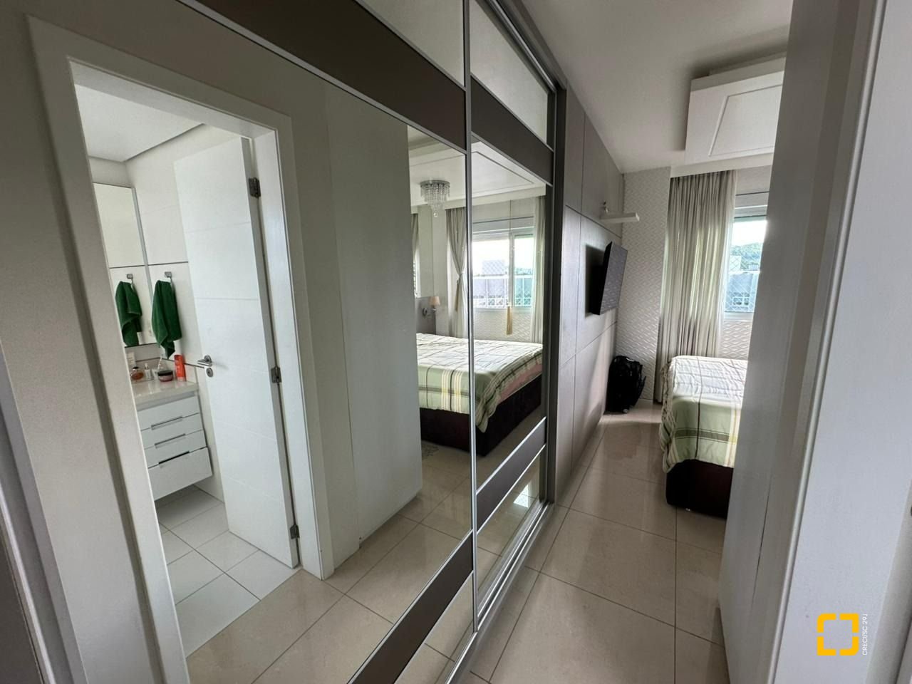 Apartamento com 94m², 4 quartos (sendo 1 suíte), 2 garagens, no bairro Itacorubi em Florianópolis