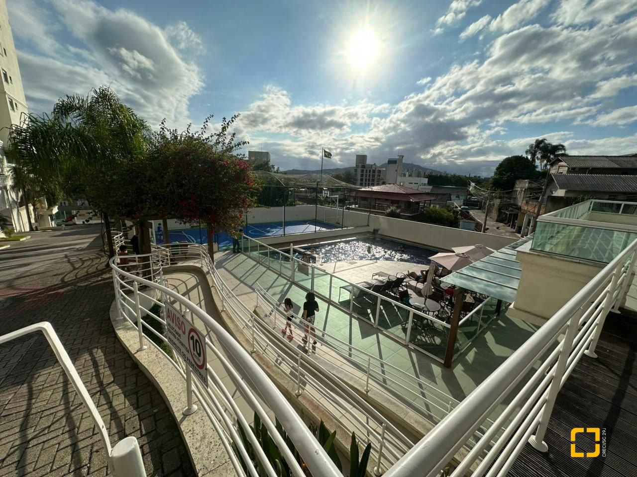 Apartamento com 94m², 4 quartos (sendo 1 suíte), 2 garagens, no bairro Itacorubi em Florianópolis