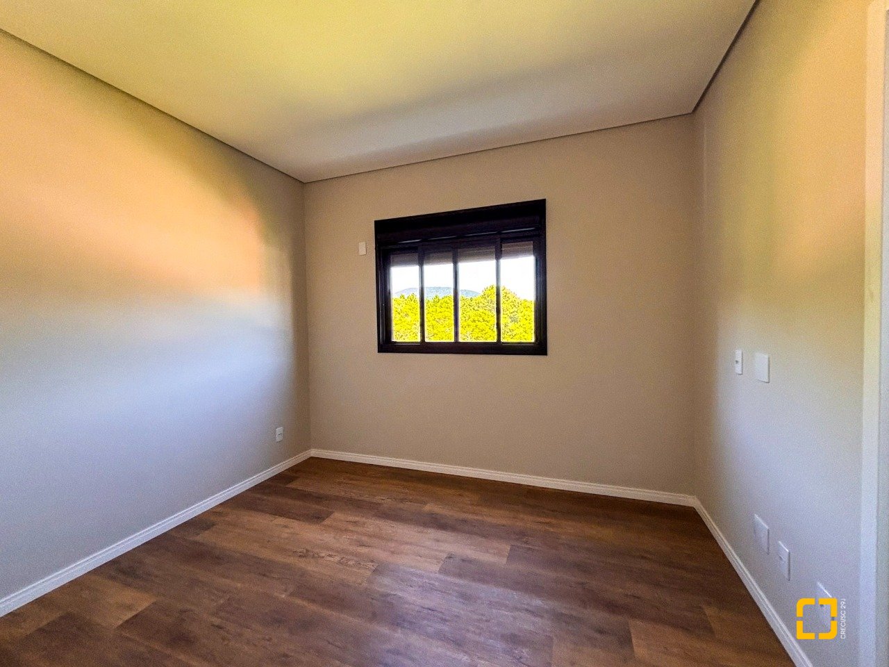 Casa com 153m², 6 quartos (sendo 3 suítes), 2 garagens, no bairro Rio Vermelho em Florianópolis