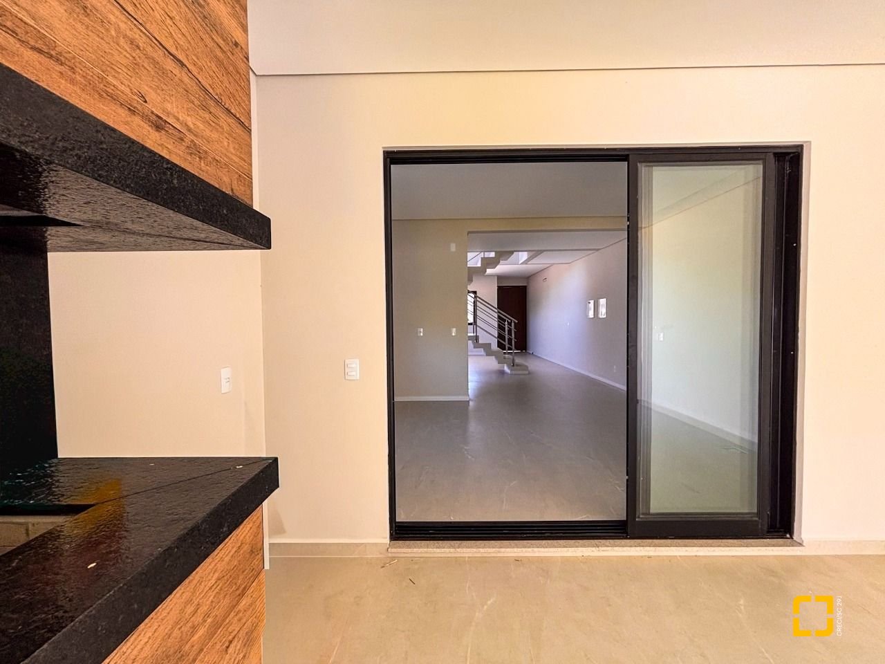 Casa com 153m², 6 quartos (sendo 3 suítes), 2 garagens, no bairro Rio Vermelho em Florianópolis