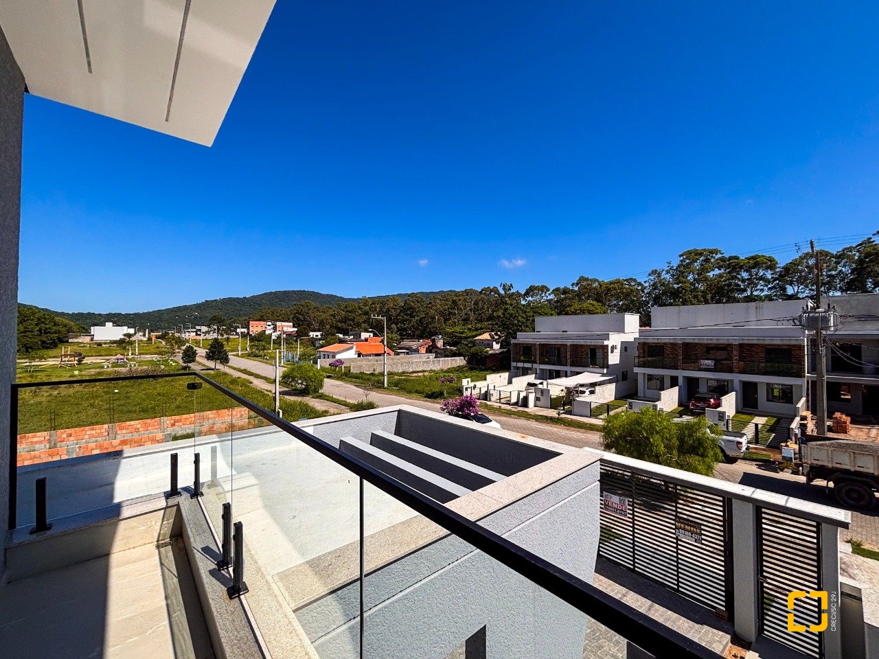 Casa com 153m², 6 quartos (sendo 3 suítes), 2 garagens, no bairro Rio Vermelho em Florianópolis