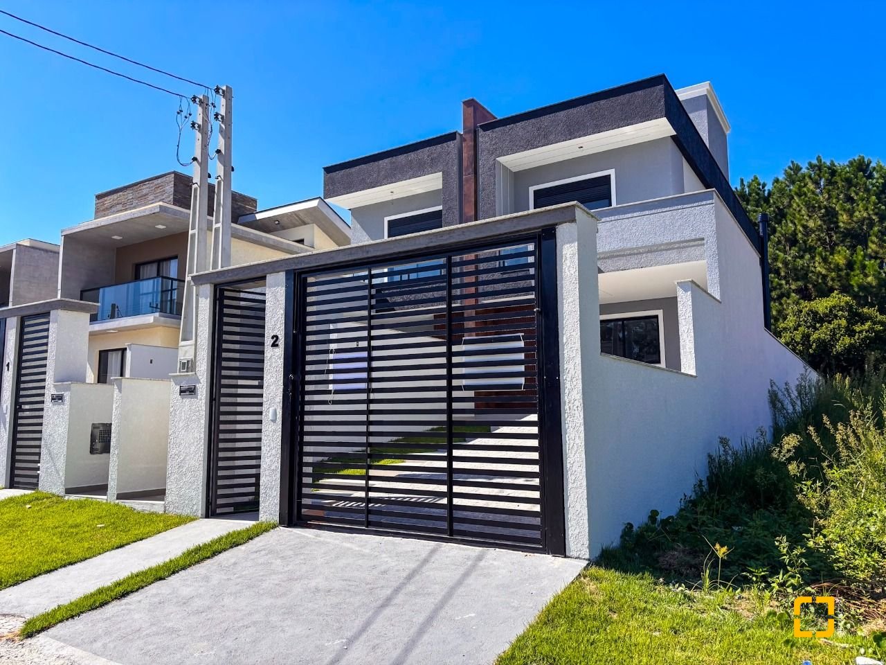 Casa com 153m², 6 quartos (sendo 3 suítes), 2 garagens, no bairro Rio Vermelho em Florianópolis