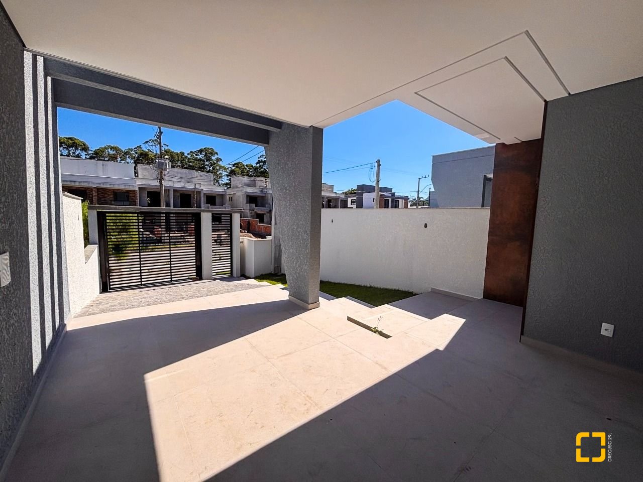 Casa com 153m², 6 quartos (sendo 3 suítes), 2 garagens, no bairro Rio Vermelho em Florianópolis