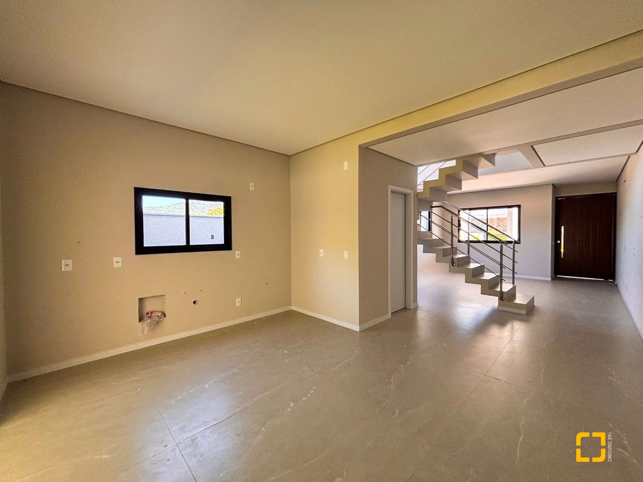 Casa com 153m², 6 quartos (sendo 3 suítes), 2 garagens, no bairro Rio Vermelho em Florianópolis