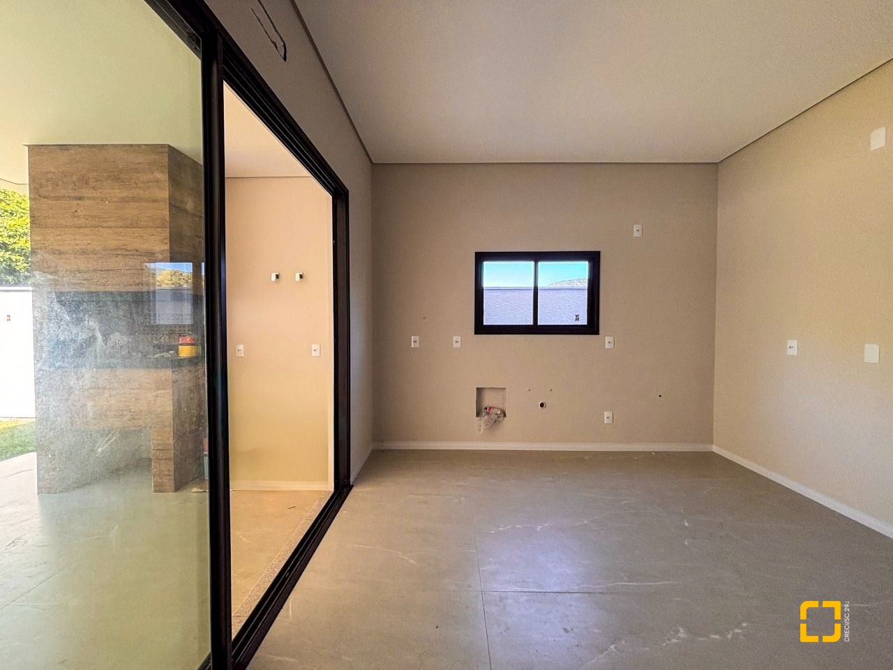 Casa com 153m², 6 quartos (sendo 3 suítes), 2 garagens, no bairro Rio Vermelho em Florianópolis