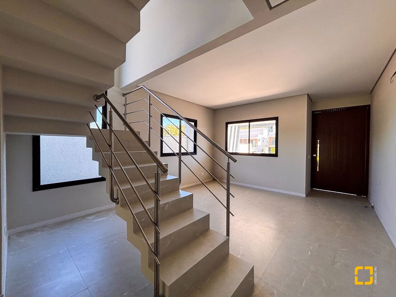 Casa com 153m², 6 quartos (sendo 3 suítes), 2 garagens, no bairro Rio Vermelho em Florianópolis