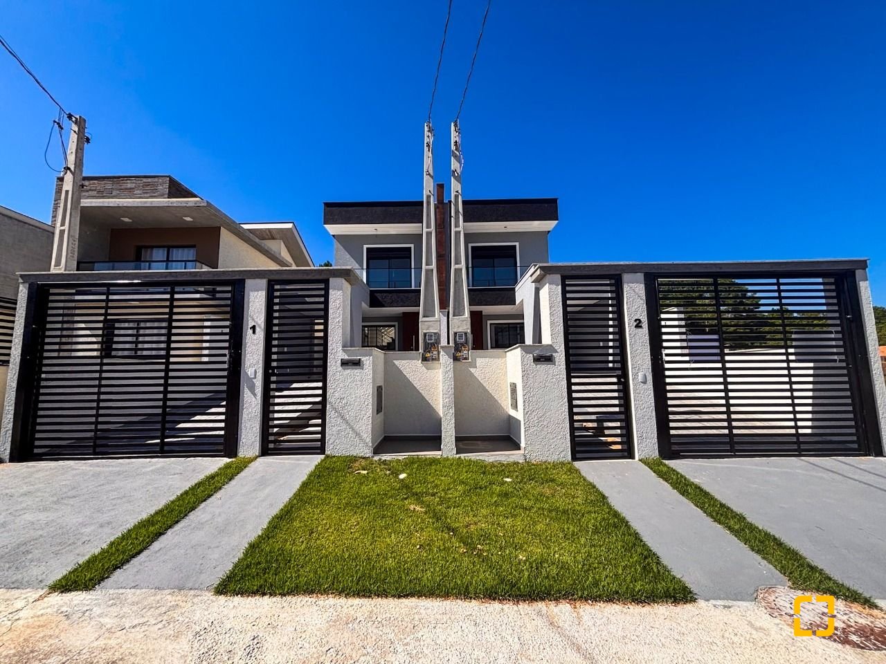 Casa com 153m², 6 quartos (sendo 3 suítes), 2 garagens, no bairro Rio Vermelho em Florianópolis