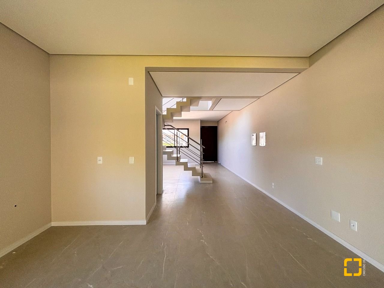 Casa com 153m², 6 quartos (sendo 3 suítes), 2 garagens, no bairro Rio Vermelho em Florianópolis