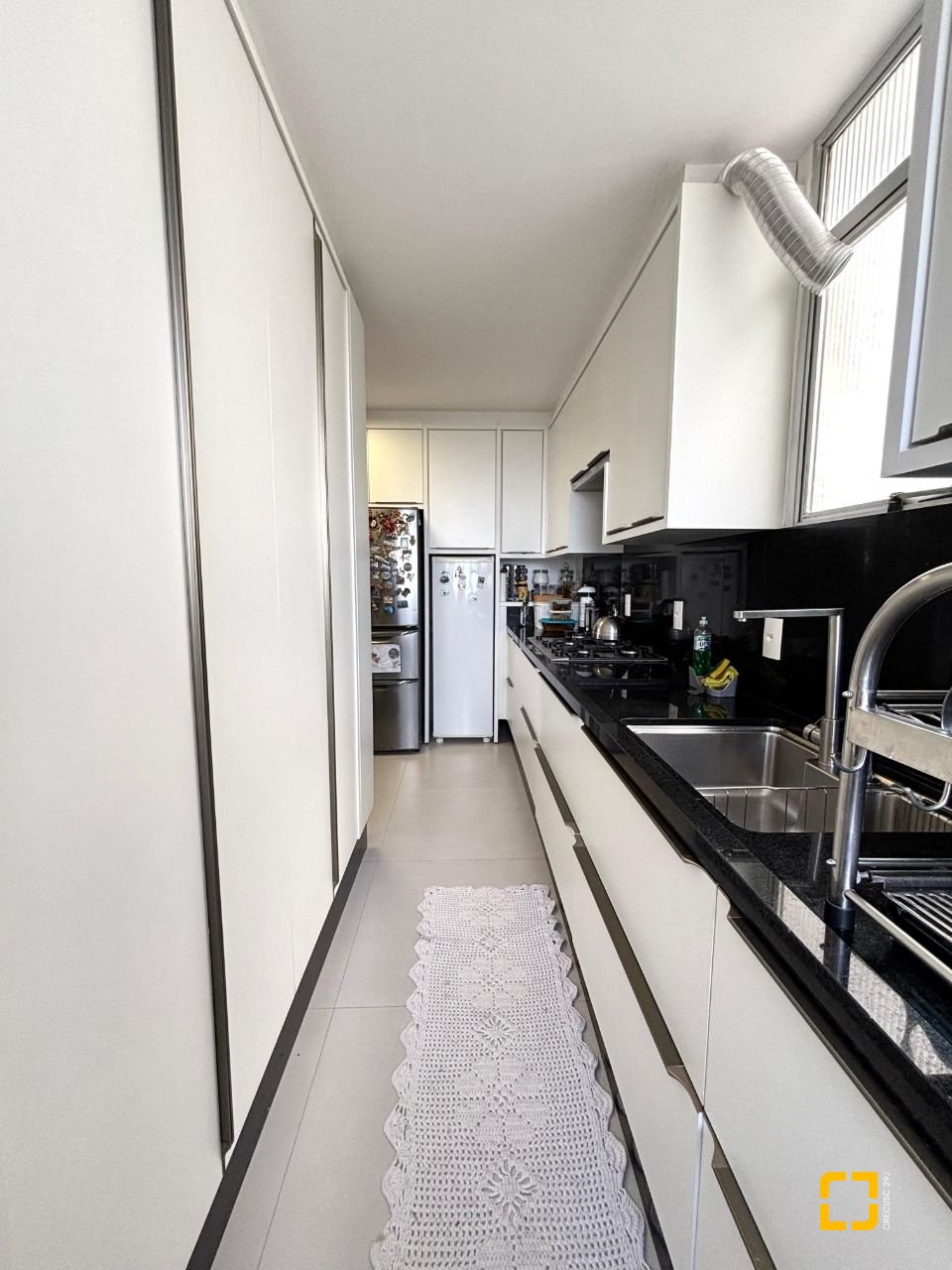Apartamento com 202m², 7 quartos (sendo 3 suítes), 2 garagens, no bairro Centro em Florianópolis