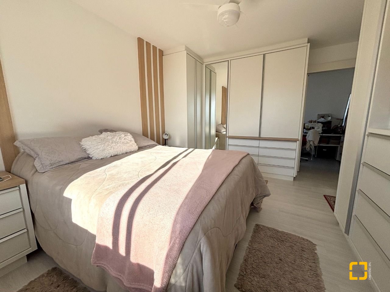 Apartamento com 202m², 7 quartos (sendo 3 suítes), 2 garagens, no bairro Centro em Florianópolis