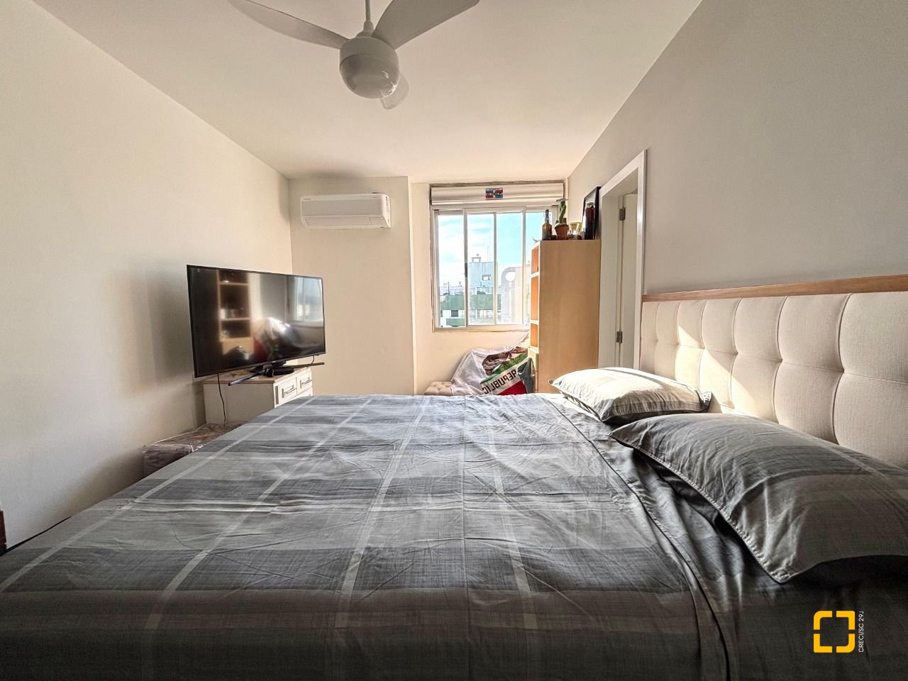 Apartamento com 202m², 7 quartos (sendo 3 suítes), 2 garagens, no bairro Centro em Florianópolis