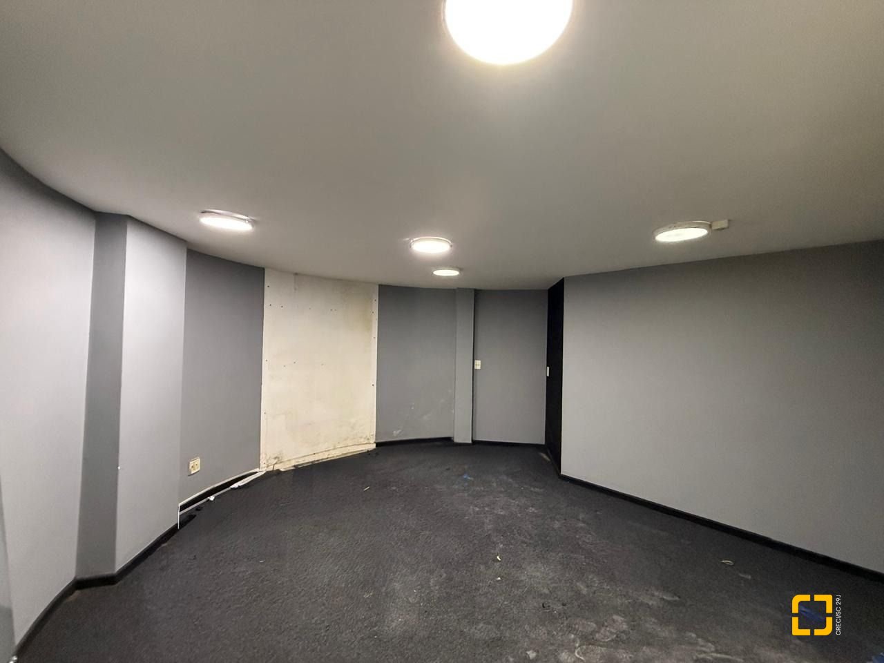 Sala com 531m², 5 garagens, no bairro Centro em Florianópolis