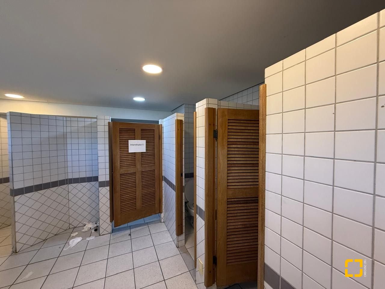 Sala com 531m², 5 garagens, no bairro Centro em Florianópolis