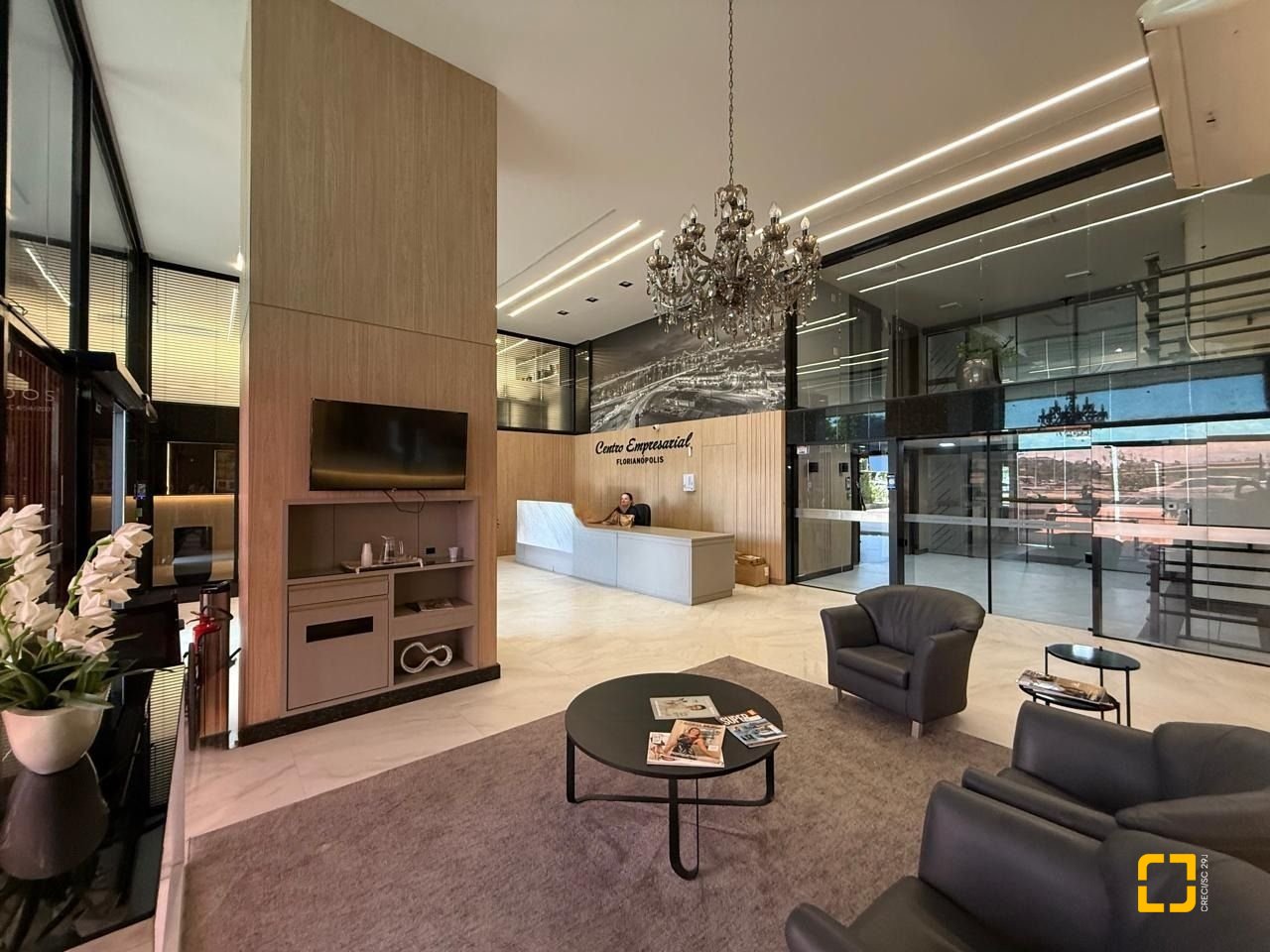 Sala com 531m², 5 garagens, no bairro Centro em Florianópolis