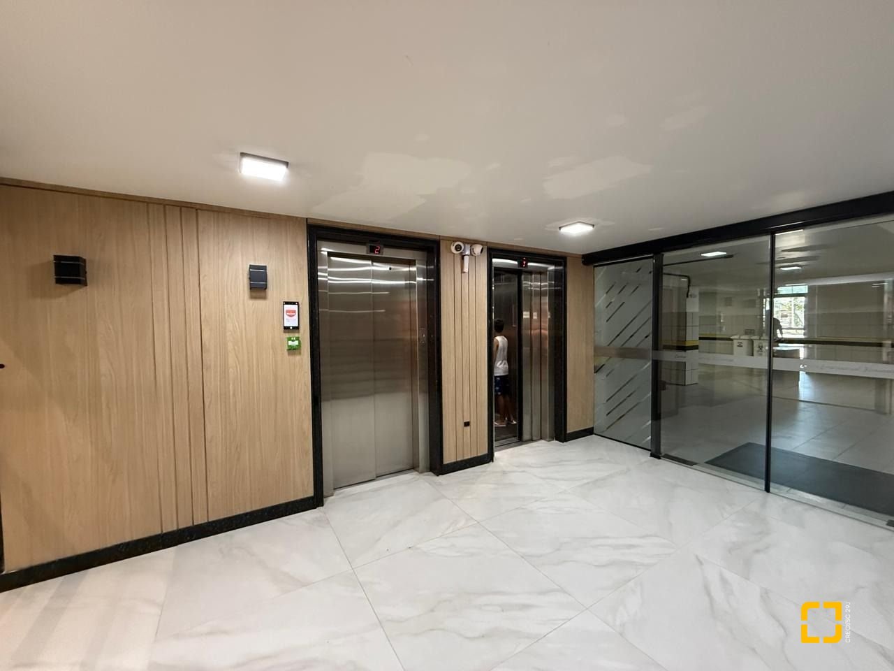 Sala com 531m², 5 garagens, no bairro Centro em Florianópolis