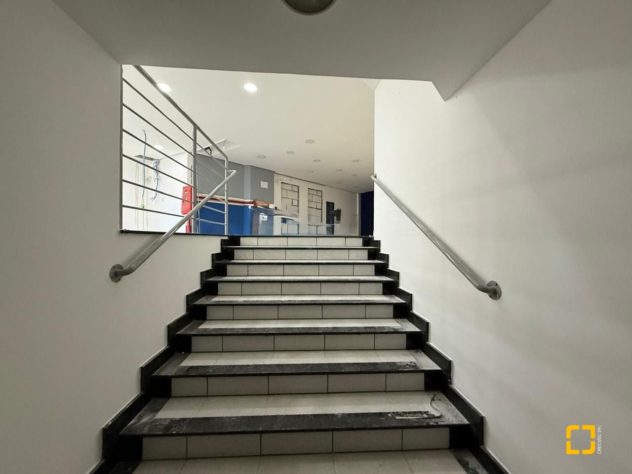 Sala com 531m², 5 garagens, no bairro Centro em Florianópolis
