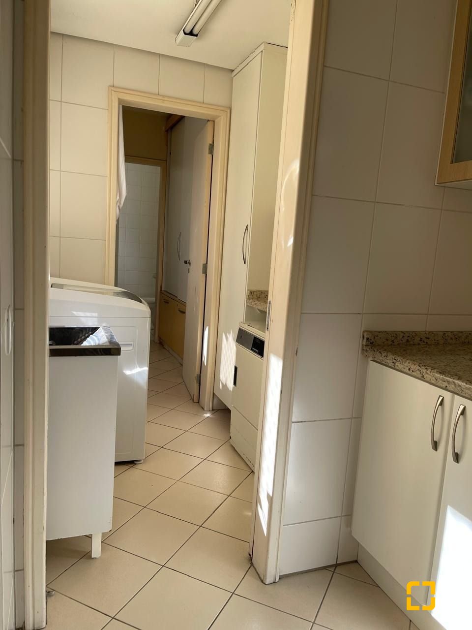 Apartamento com 107m², 4 quartos (sendo 1 suíte), 1 garagem, no bairro Centro em Florianópolis