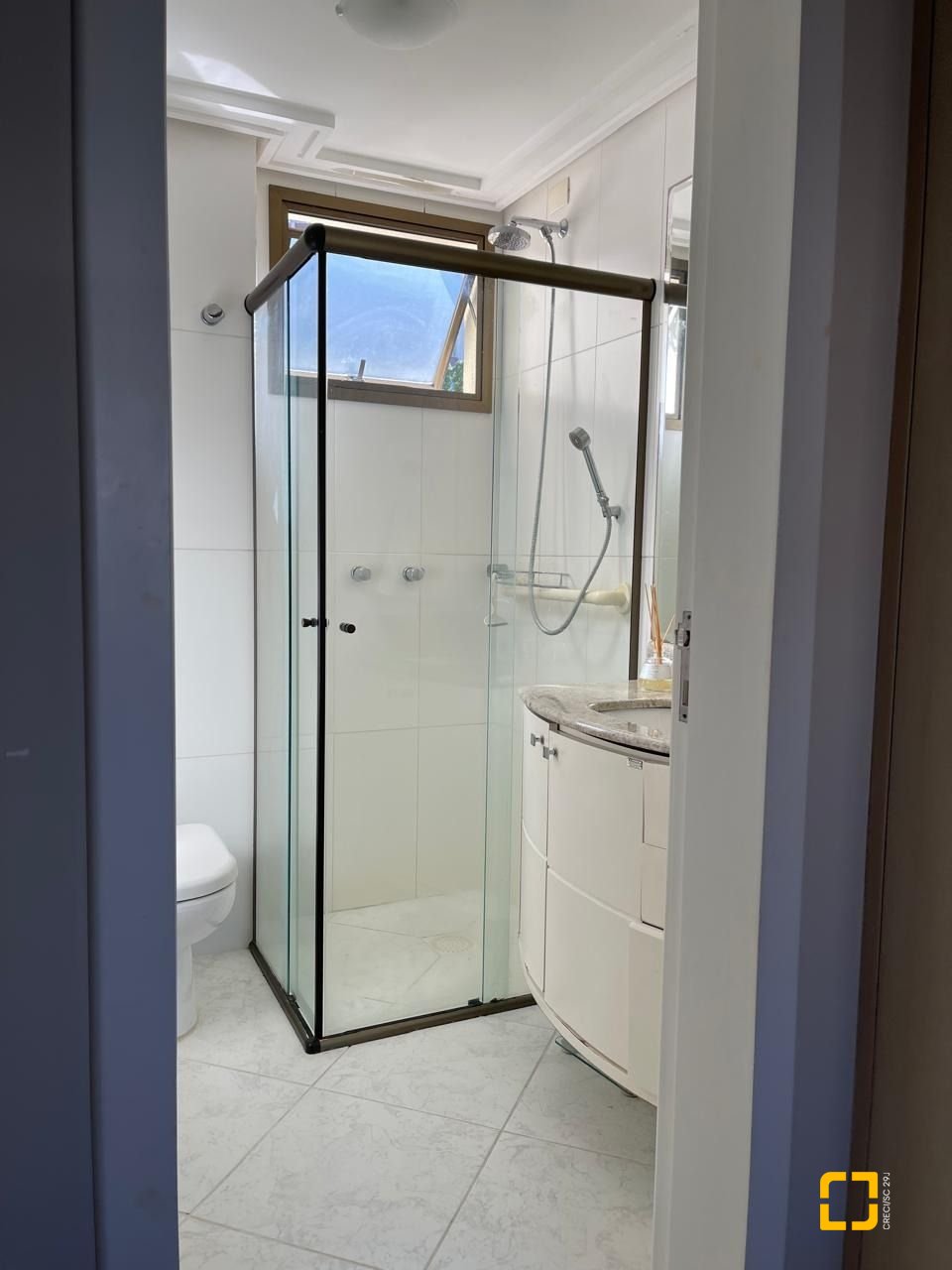 Apartamento com 107m², 4 quartos (sendo 1 suíte), 1 garagem, no bairro Centro em Florianópolis