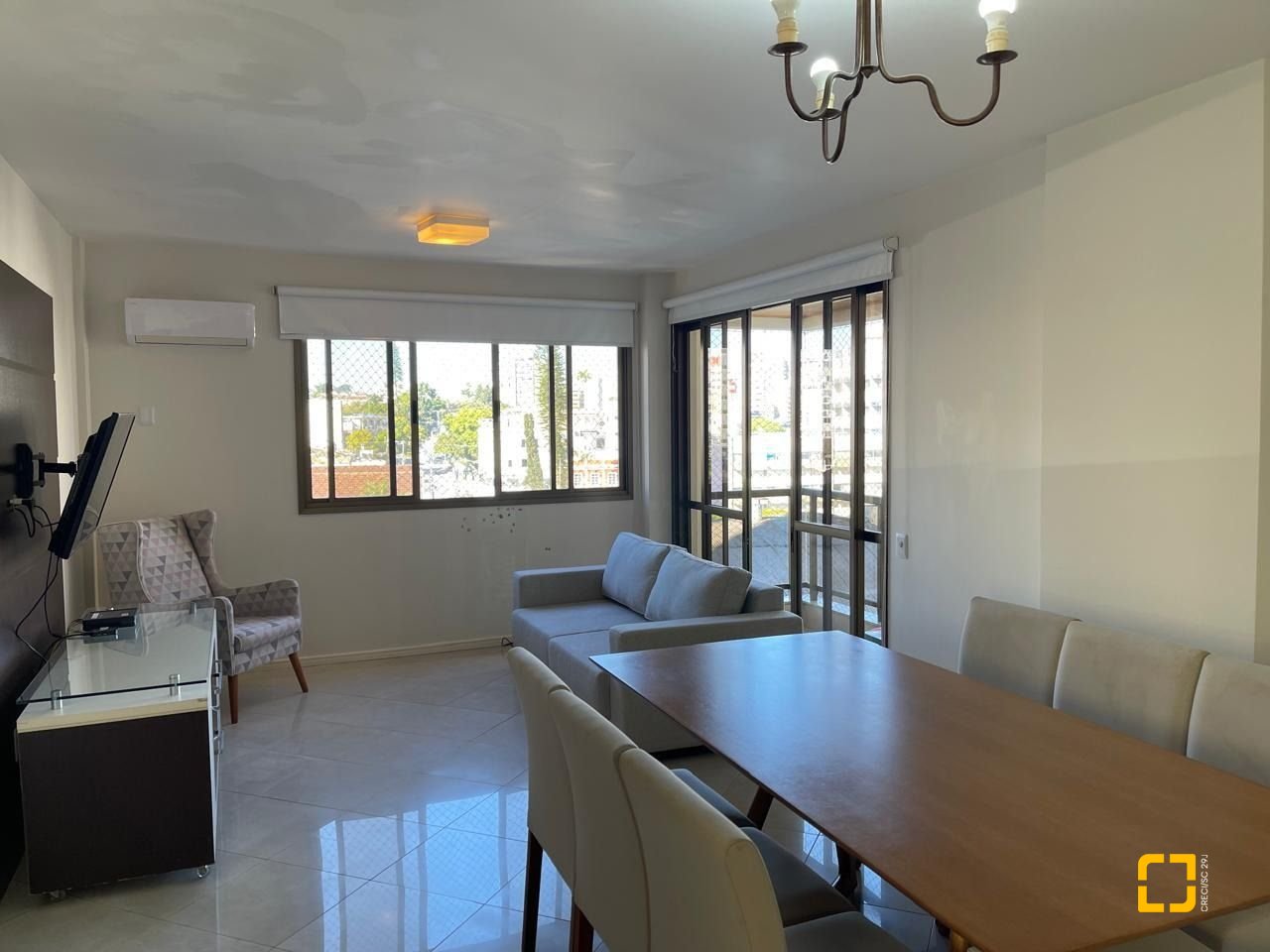 Apartamento com 107m², 4 quartos (sendo 1 suíte), 1 garagem, no bairro Centro em Florianópolis
