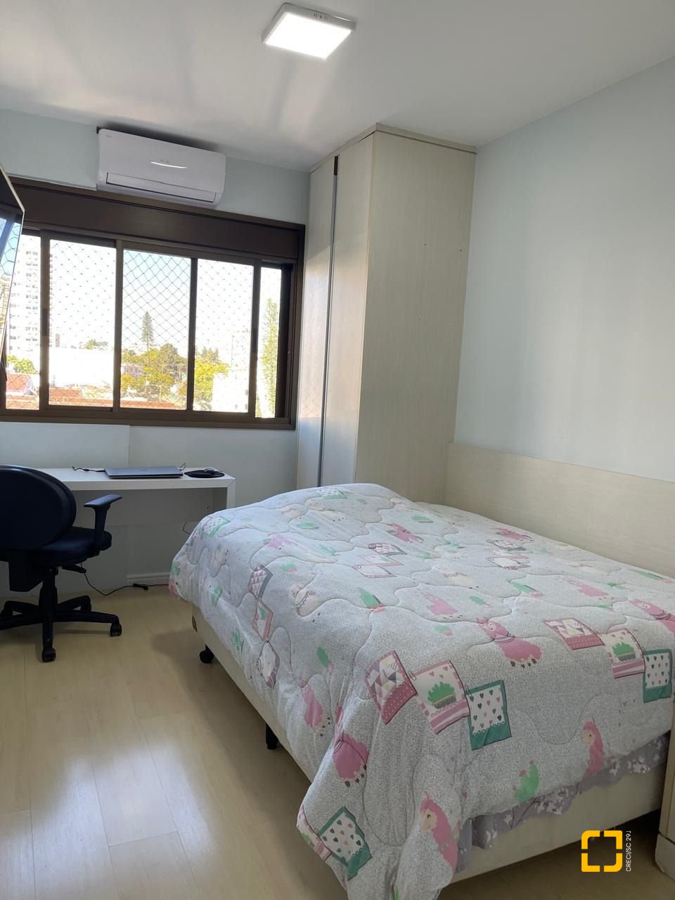 Apartamento com 107m², 4 quartos (sendo 1 suíte), 1 garagem, no bairro Centro em Florianópolis