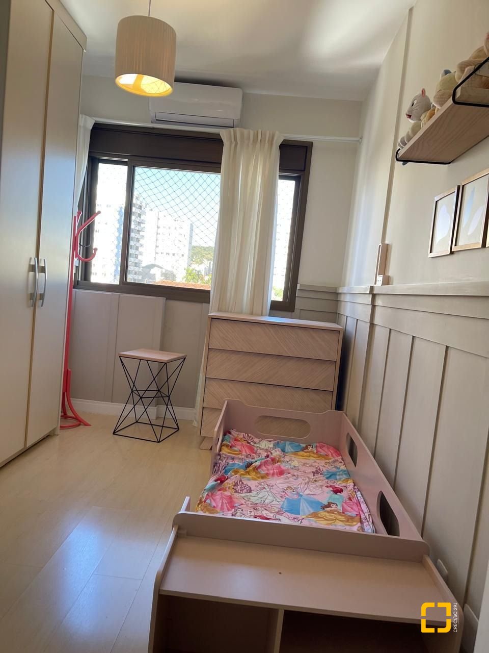 Apartamento com 107m², 4 quartos (sendo 1 suíte), 1 garagem, no bairro Centro em Florianópolis