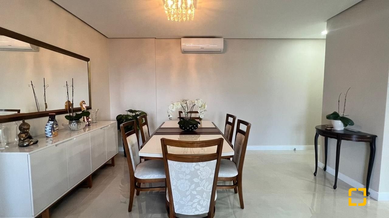 Apartamento com 119m², 2 quartos (sendo 1 suíte), 2 garagens, no bairro Nossa Senhora do Rosário em São José