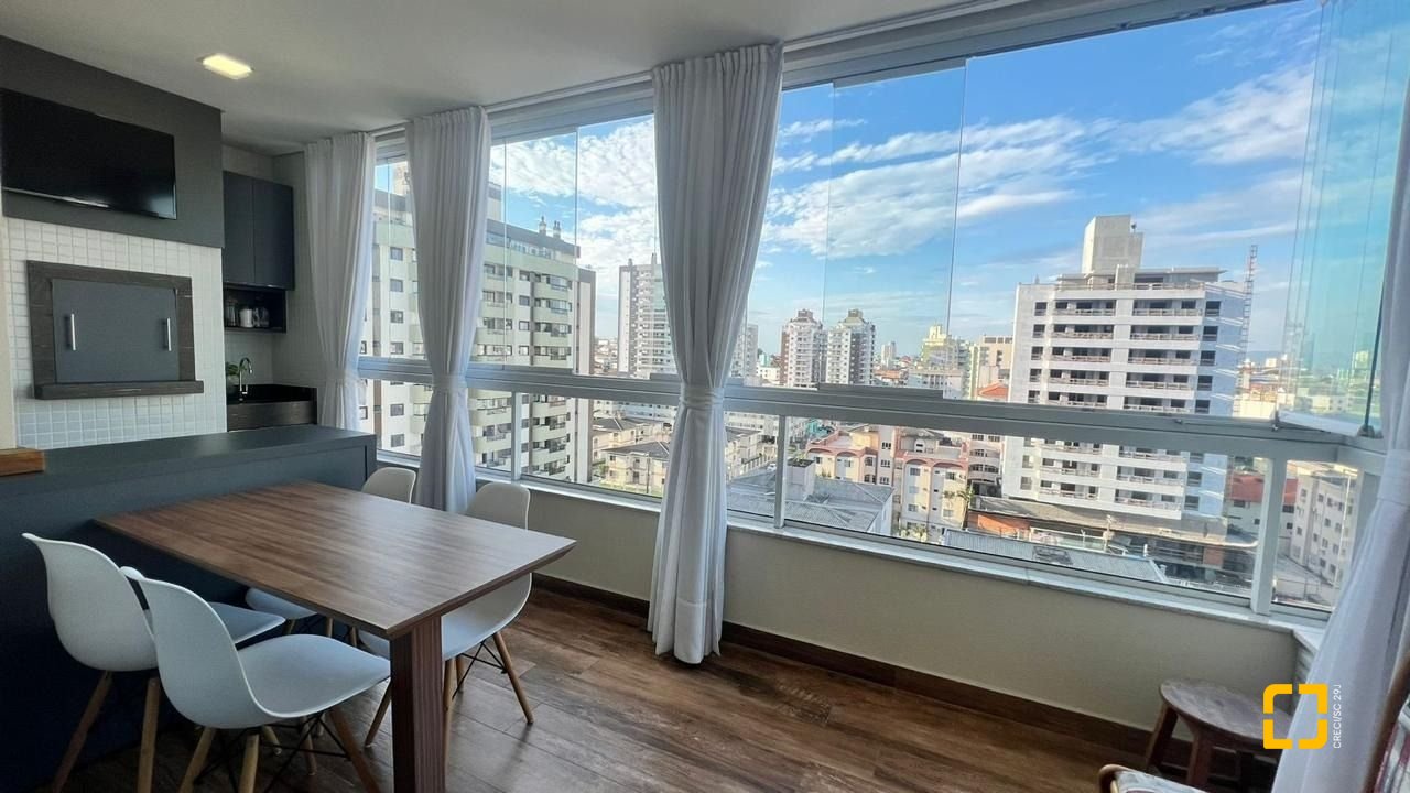 Apartamento com 119m², 2 quartos (sendo 1 suíte), 2 garagens, no bairro Nossa Senhora do Rosário em São José