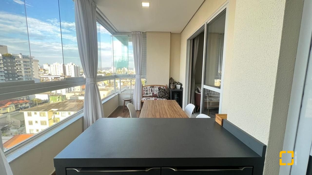 Apartamento com 119m², 2 quartos (sendo 1 suíte), 2 garagens, no bairro Nossa Senhora do Rosário em São José