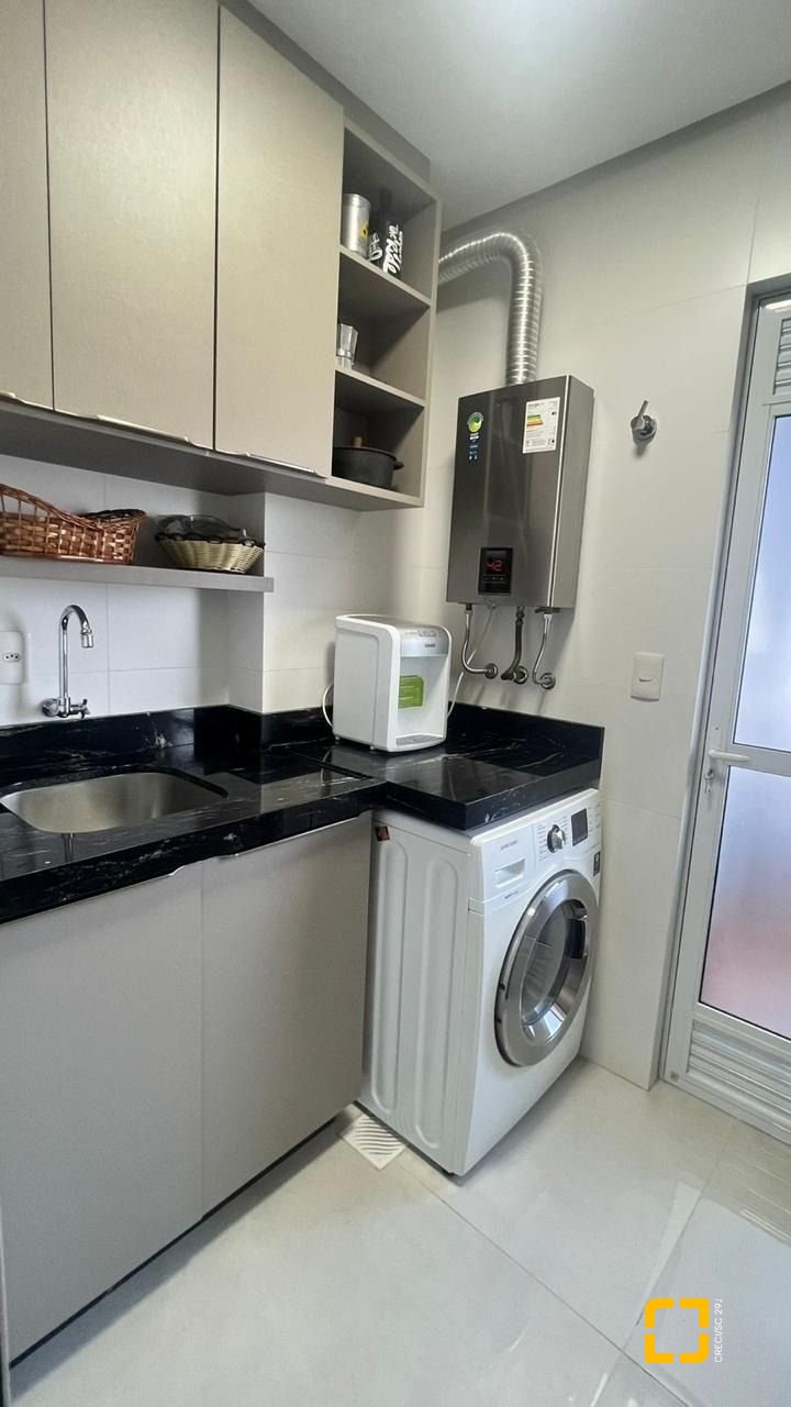 Apartamento com 119m², 2 quartos (sendo 1 suíte), 2 garagens, no bairro Nossa Senhora do Rosário em São José