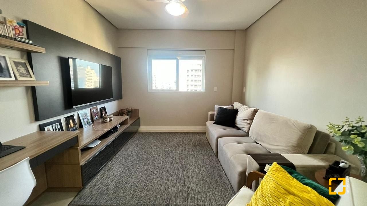 Apartamento com 119m², 2 quartos (sendo 1 suíte), 2 garagens, no bairro Nossa Senhora do Rosário em São José