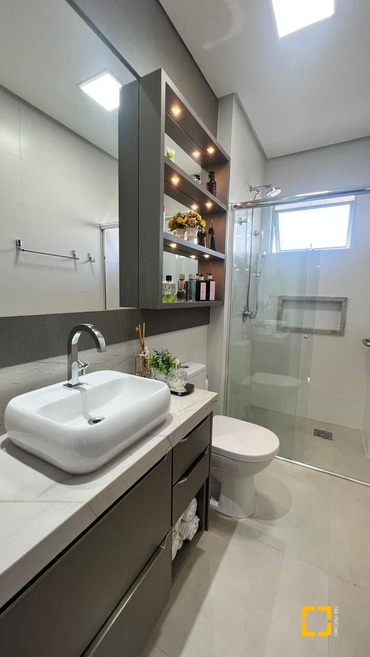 Apartamento com 119m², 2 quartos (sendo 1 suíte), 2 garagens, no bairro Nossa Senhora do Rosário em São José