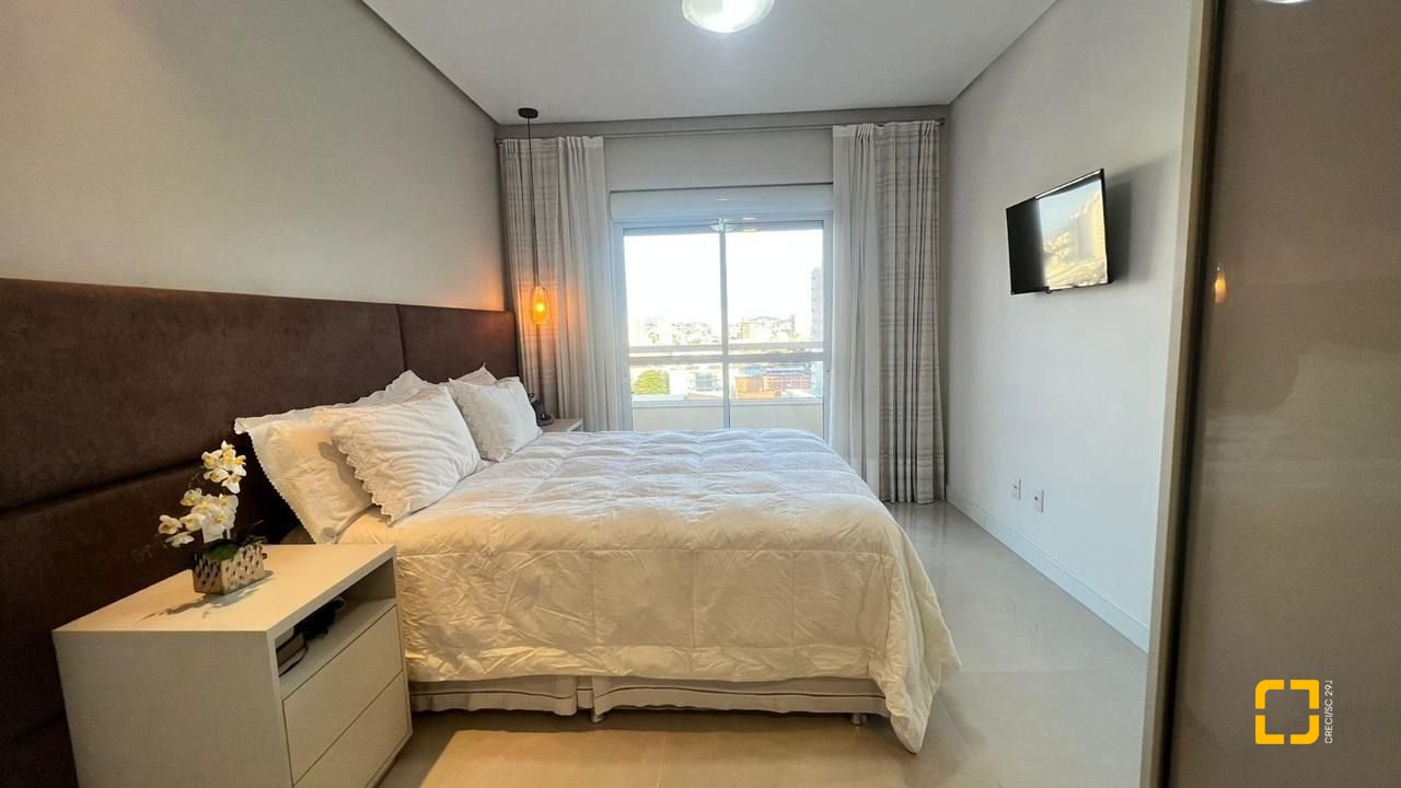 Apartamento com 119m², 2 quartos (sendo 1 suíte), 2 garagens, no bairro Nossa Senhora do Rosário em São José