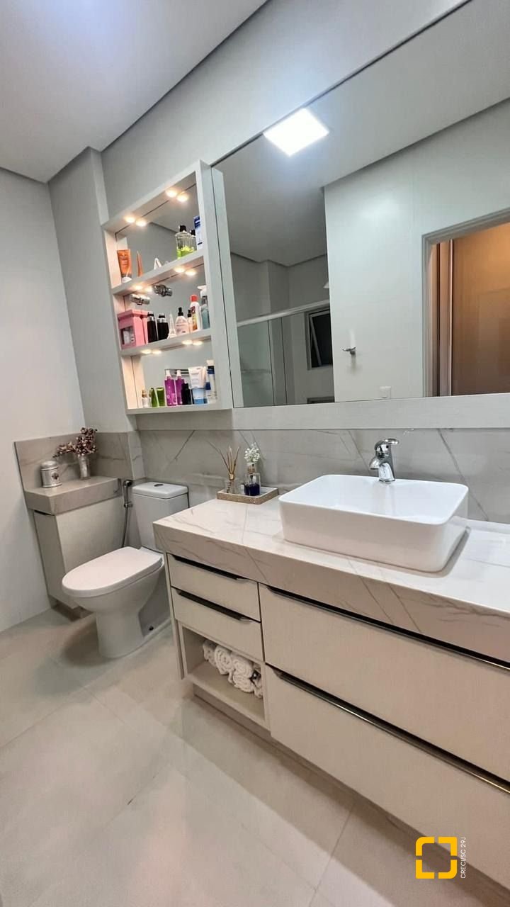 Apartamento com 119m², 2 quartos (sendo 1 suíte), 2 garagens, no bairro Nossa Senhora do Rosário em São José