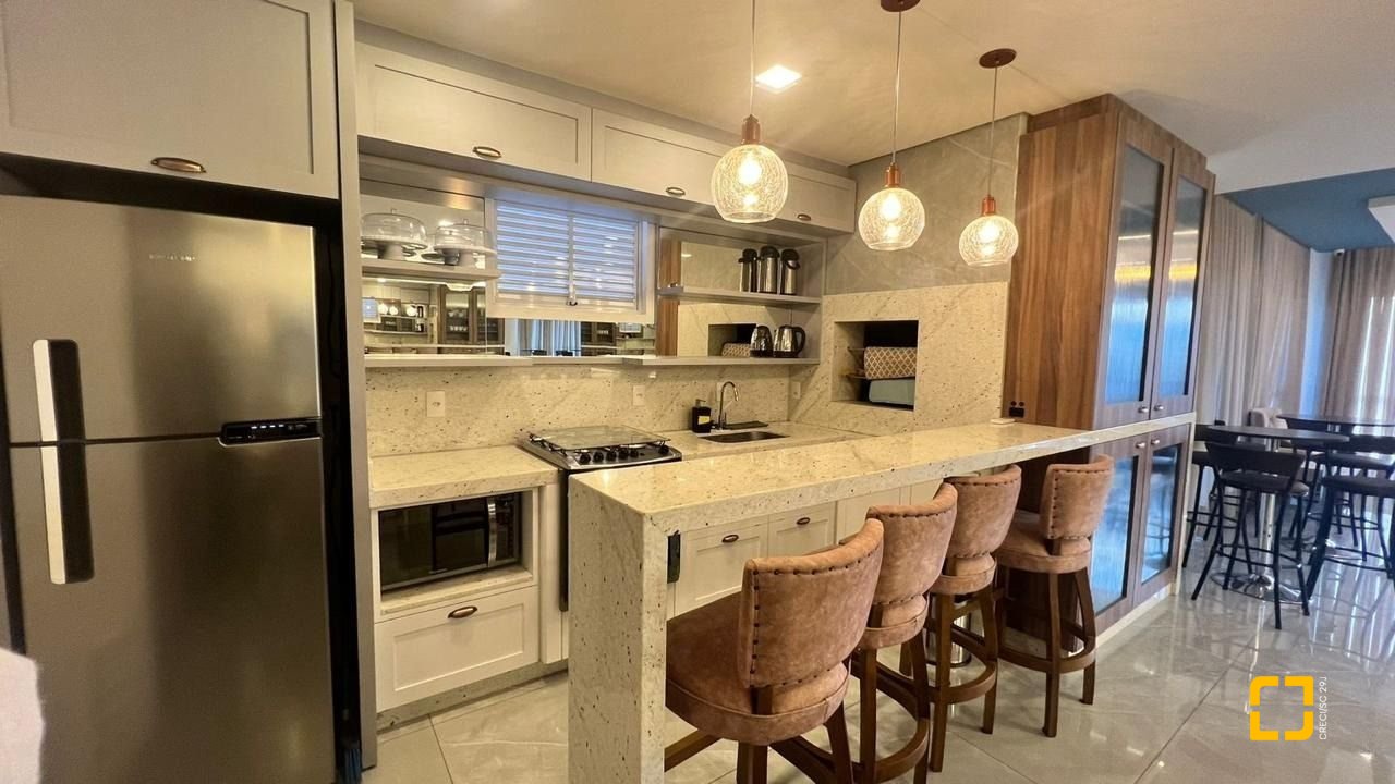 Apartamento com 119m², 2 quartos (sendo 1 suíte), 2 garagens, no bairro Nossa Senhora do Rosário em São José