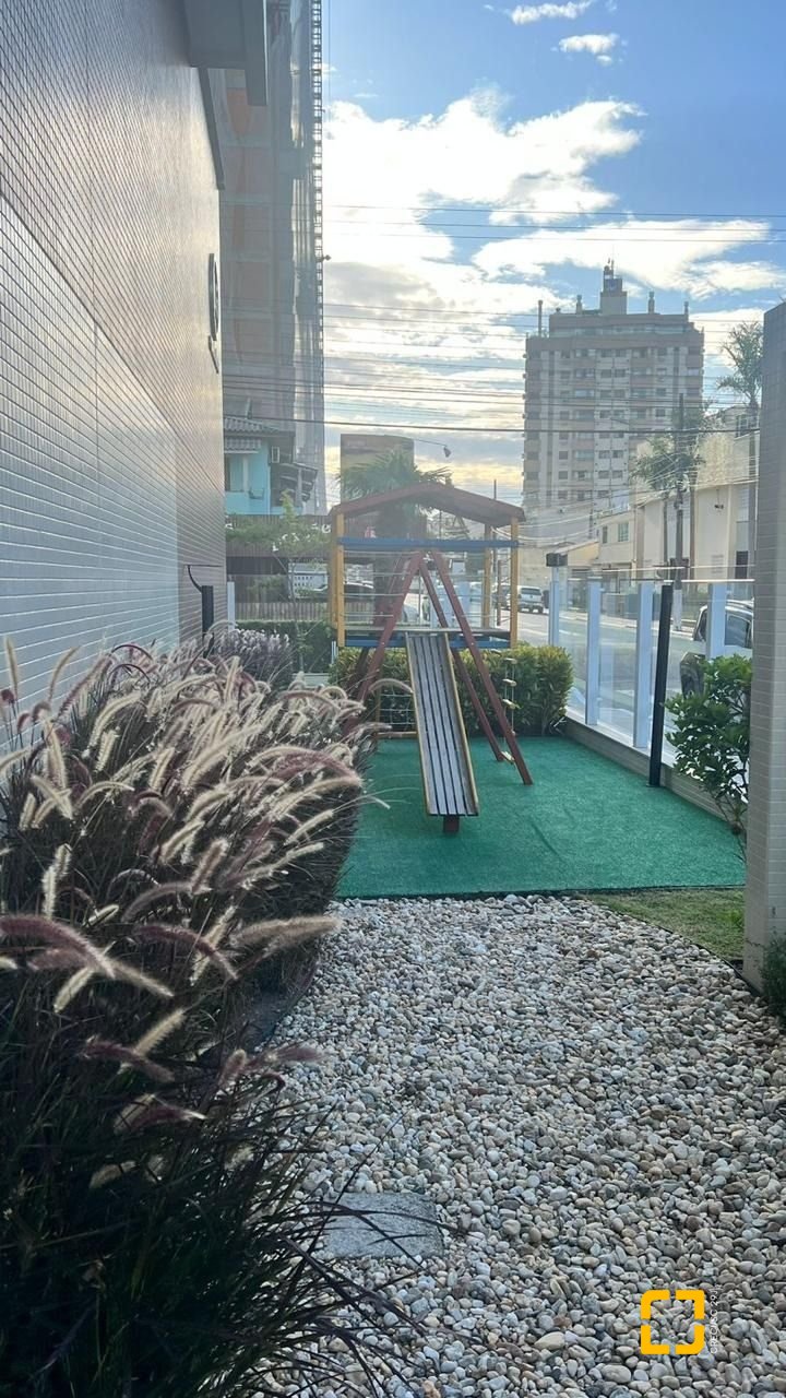 Apartamento com 119m², 2 quartos (sendo 1 suíte), 2 garagens, no bairro Nossa Senhora do Rosário em São José
