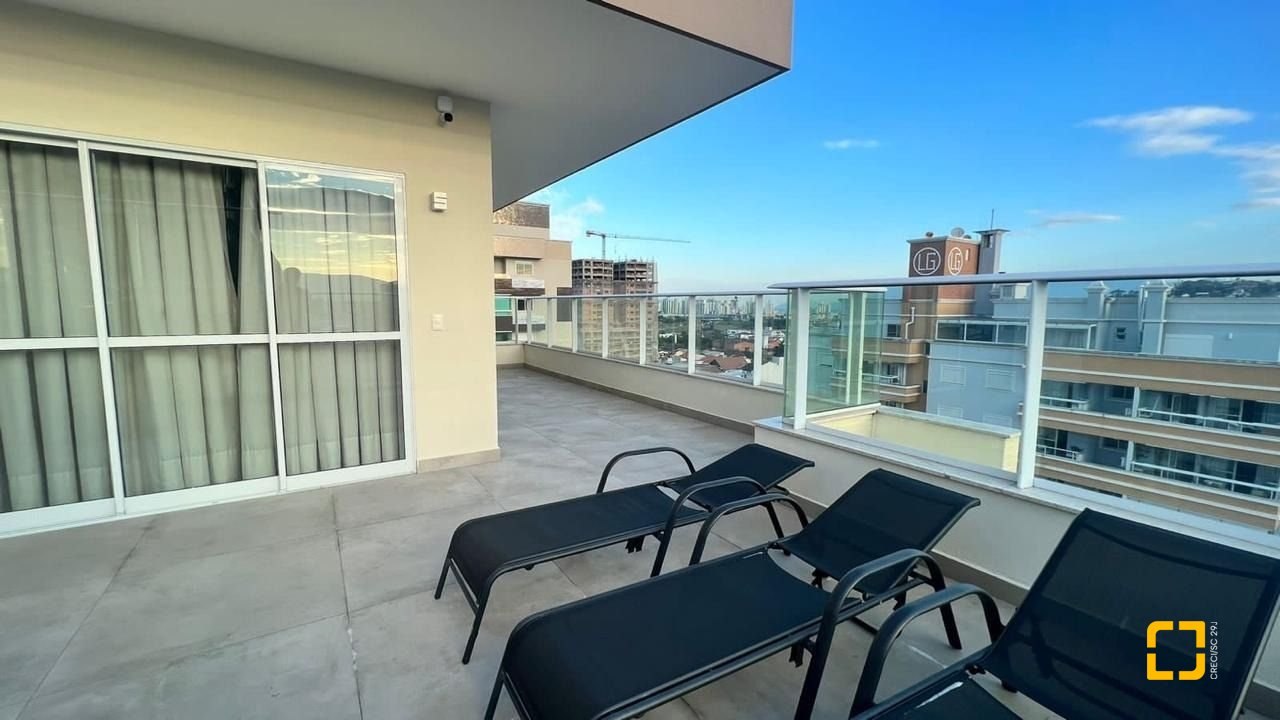 Apartamento com 119m², 2 quartos (sendo 1 suíte), 2 garagens, no bairro Nossa Senhora do Rosário em São José