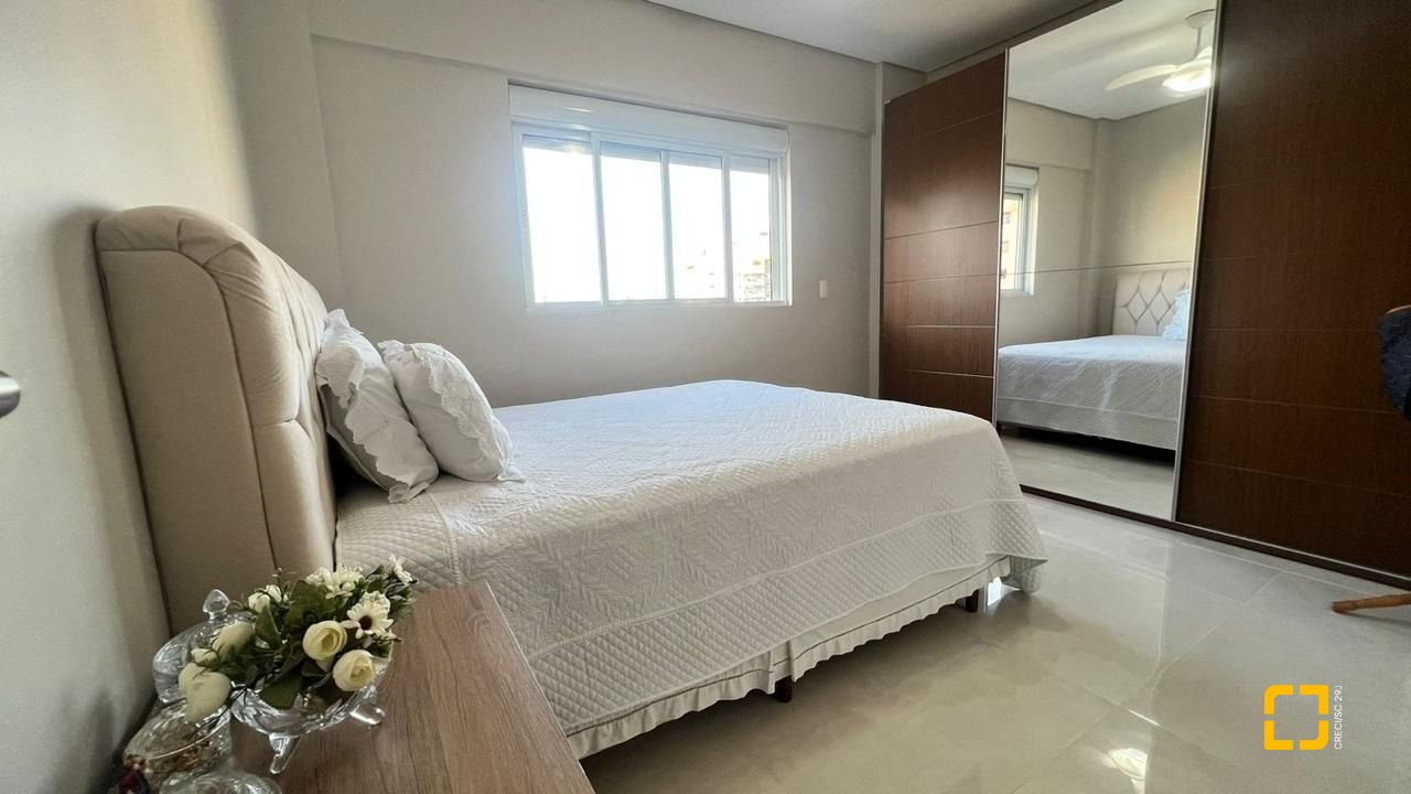 Apartamento com 119m², 2 quartos (sendo 1 suíte), 2 garagens, no bairro Nossa Senhora do Rosário em São José