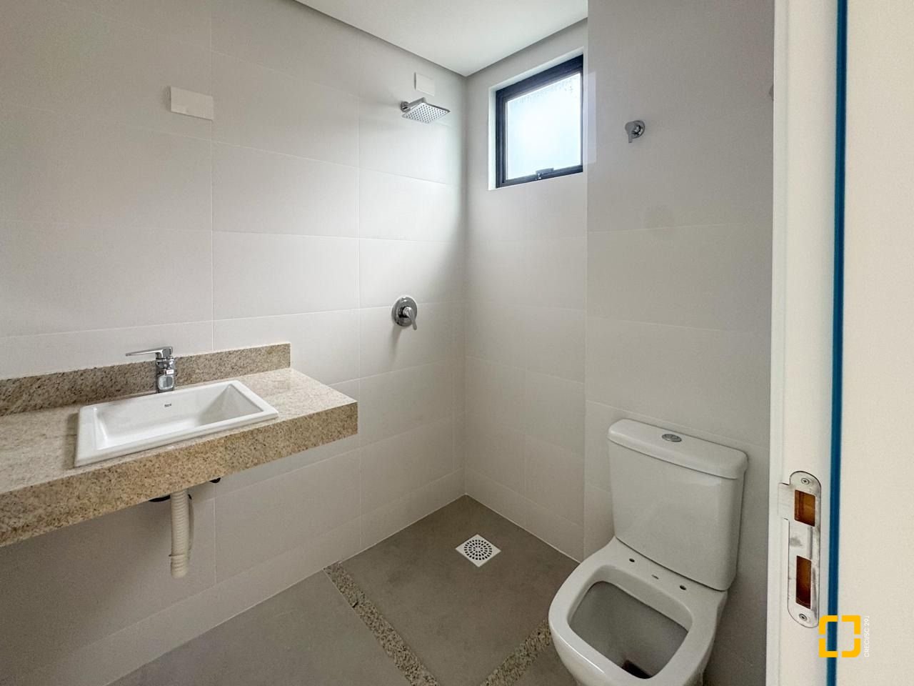 Apartamento com 73m², 2 quartos (sendo 1 suíte), 1 garagem, no bairro Monte Verde em Florianópolis