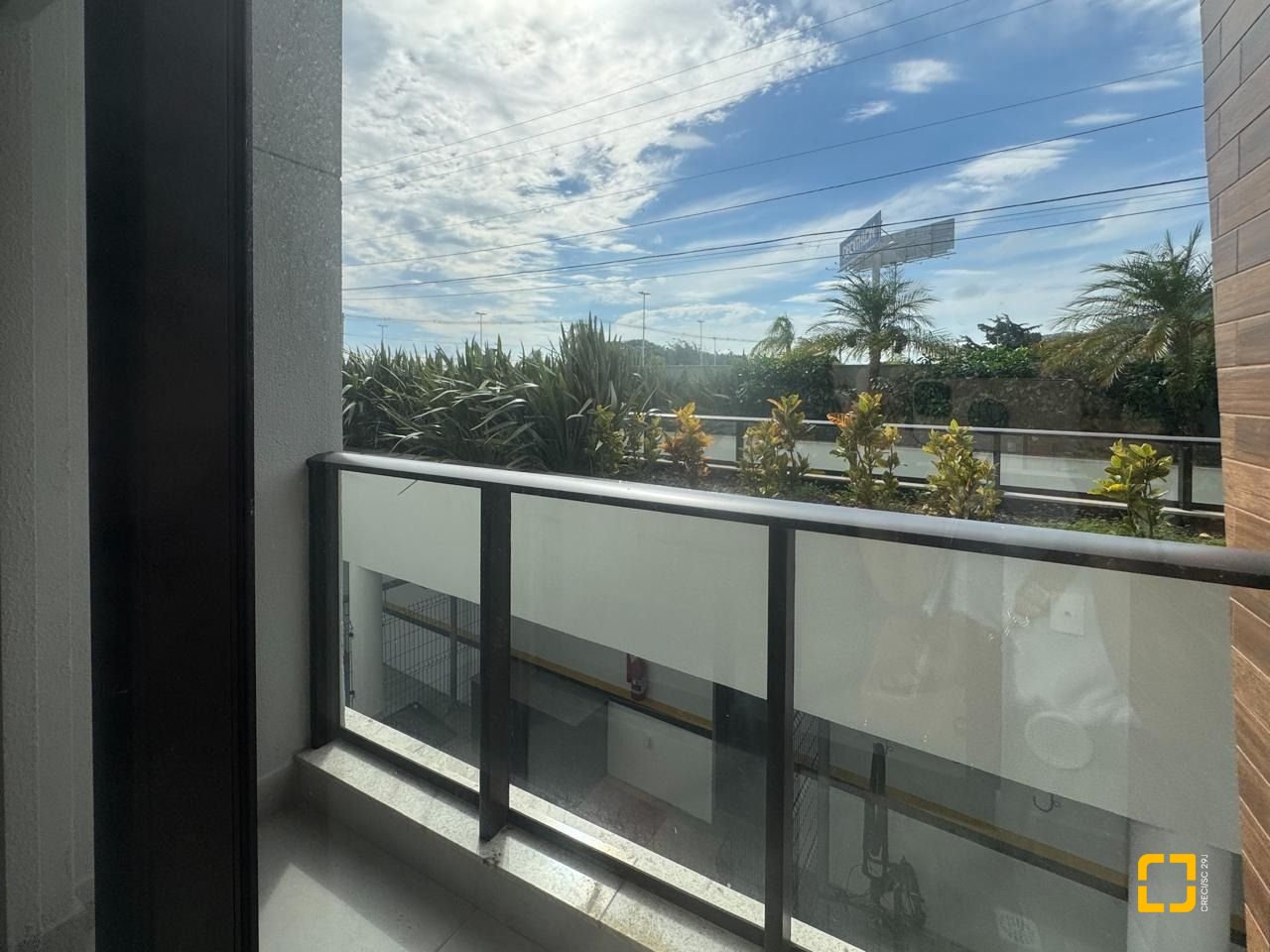 Apartamento com 73m², 2 quartos (sendo 1 suíte), 1 garagem, no bairro Monte Verde em Florianópolis