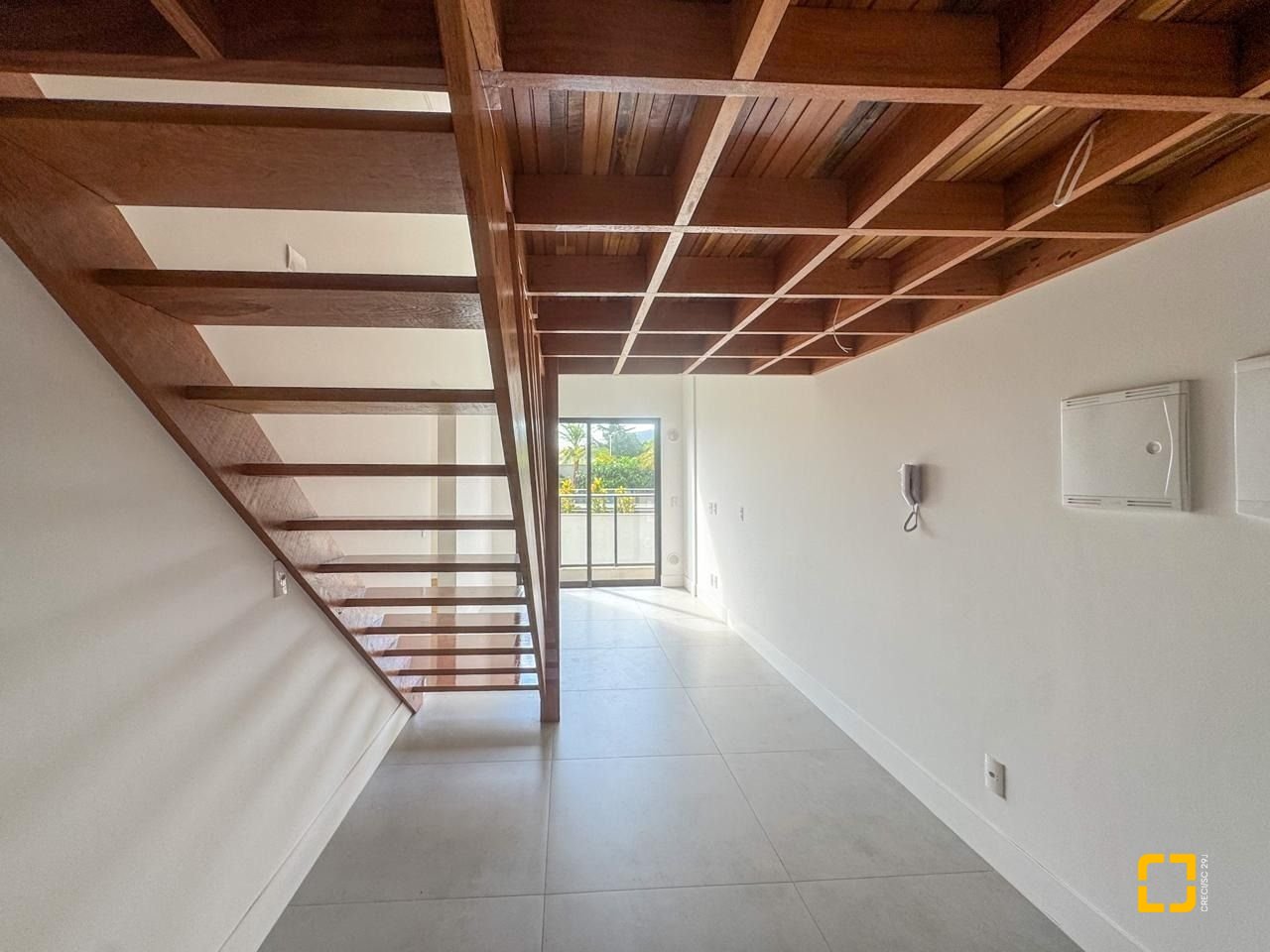 Apartamento com 73m², 2 quartos (sendo 1 suíte), 1 garagem, no bairro Monte Verde em Florianópolis