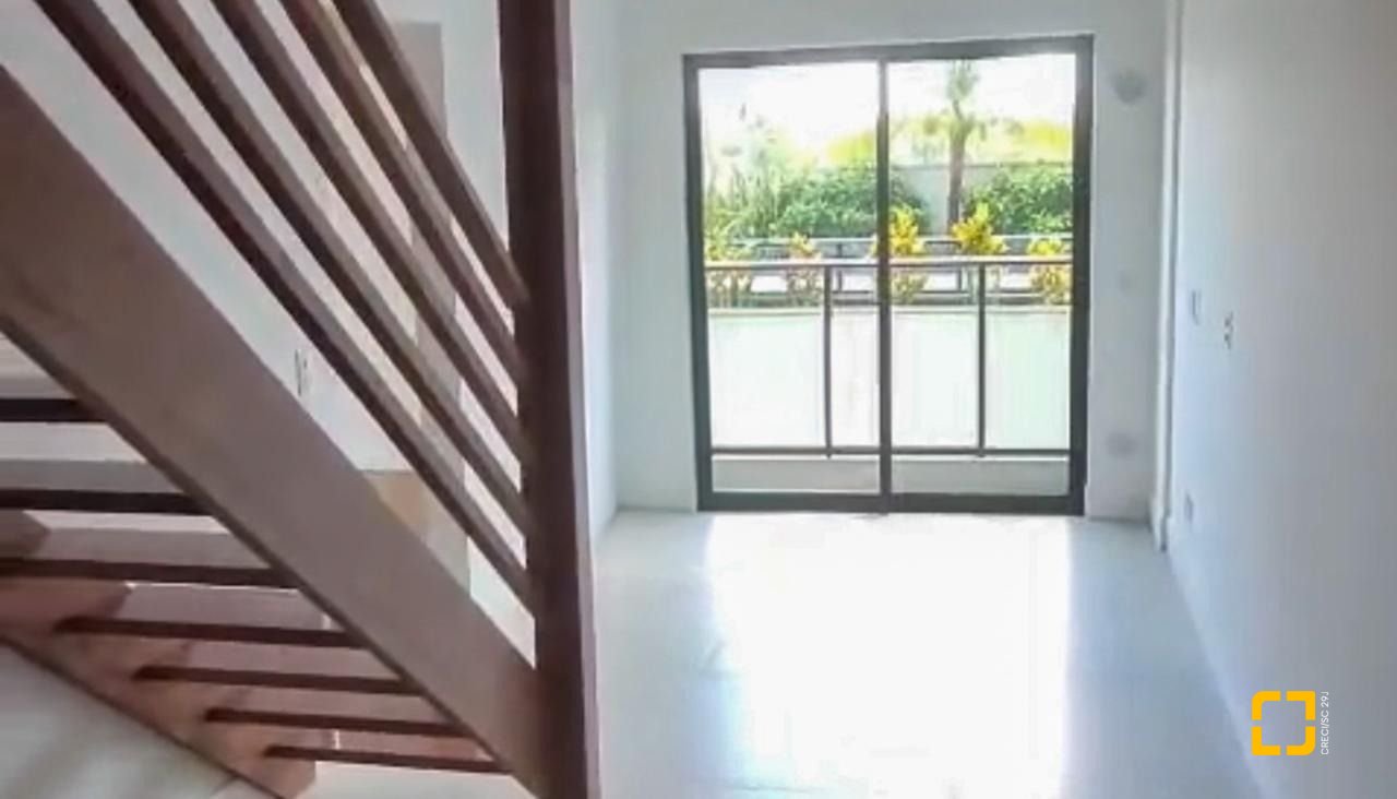 Apartamento com 73m², 2 quartos (sendo 1 suíte), 1 garagem, no bairro Monte Verde em Florianópolis